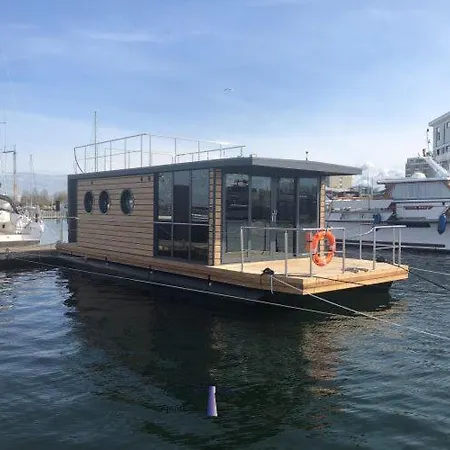 Hausboot Fjord Auriga Mit Biosauna In アパート
