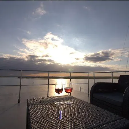 Hausboot Fjord Auriga Mit Biosauna In Apartment